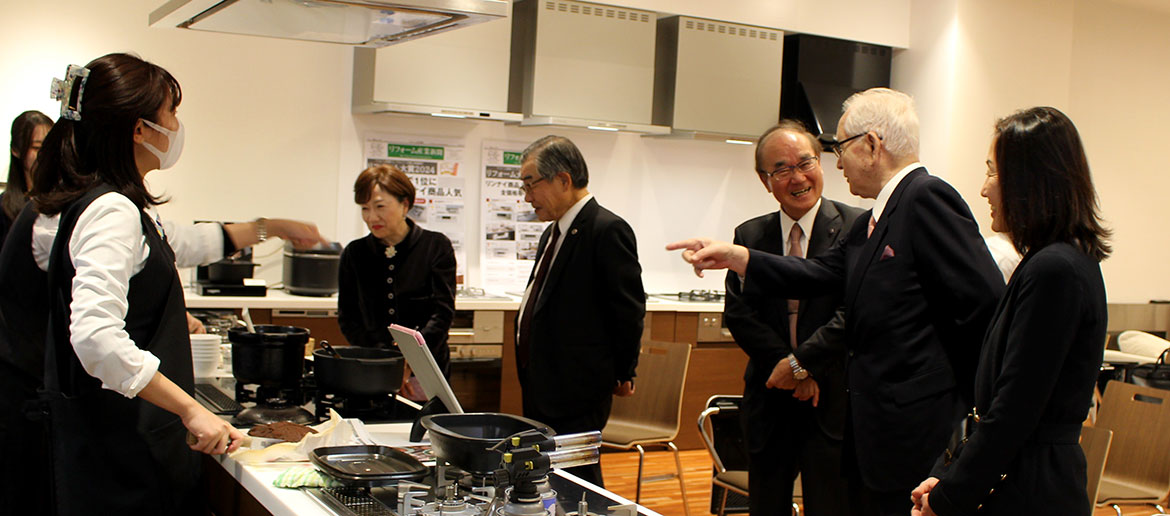 Communication with Outside Executives