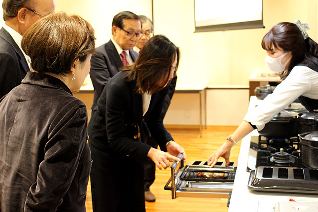 Communication with Outside Executives